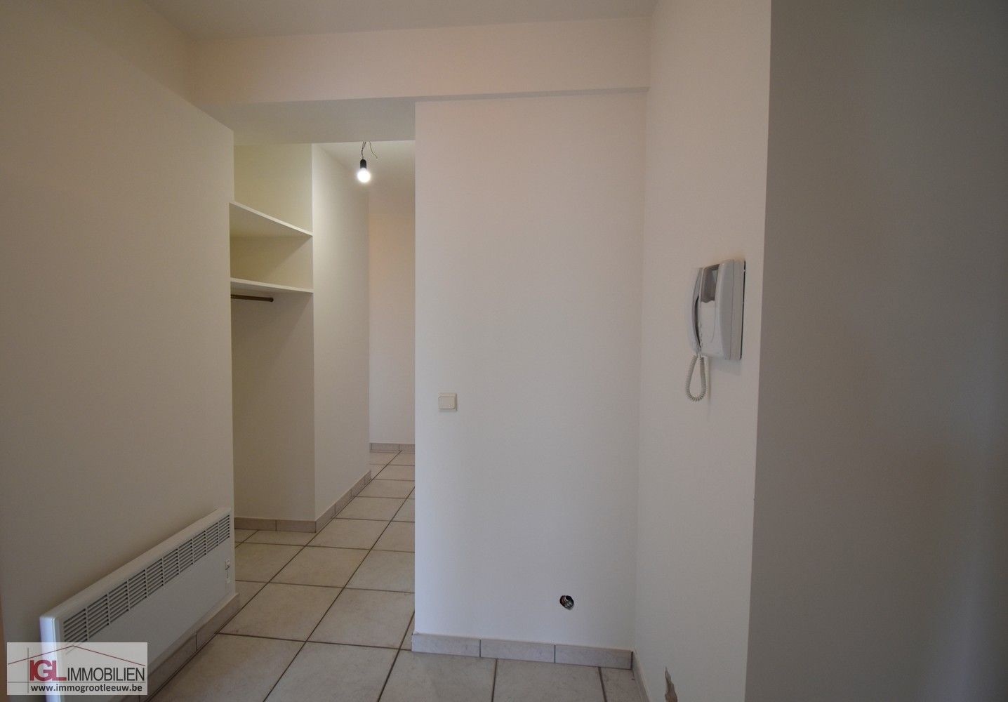 Ruime 3-kamer appartement met 2 badkamers te huur! foto 2