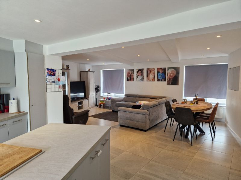 Instapklare woning met 4 slaapkamers en zonnige tuin foto 6