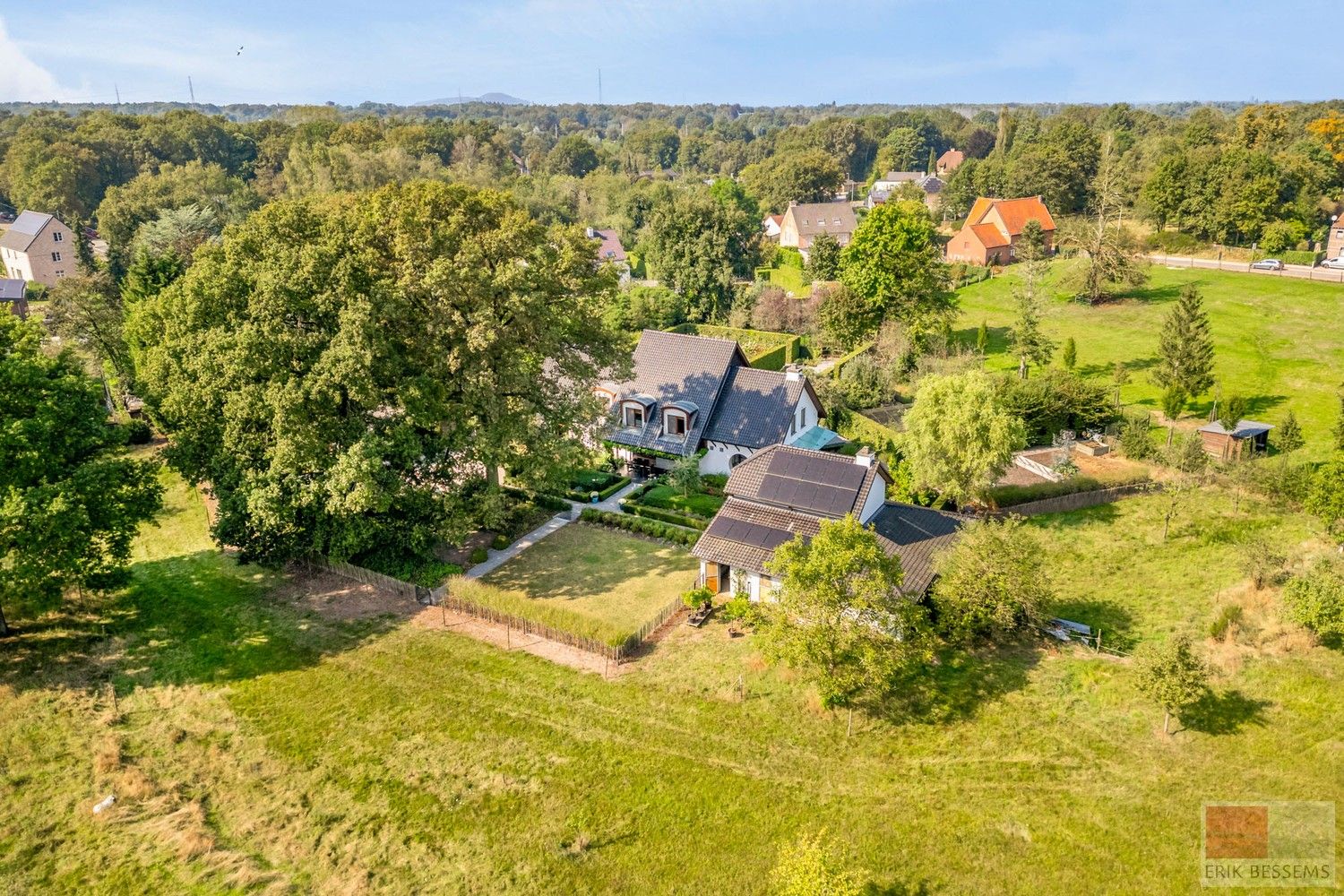 Bijzonder landhuis op bijzondere locatie grenzend aan Kattevennen en in de directe omgeving van Genk-Centrum foto 97