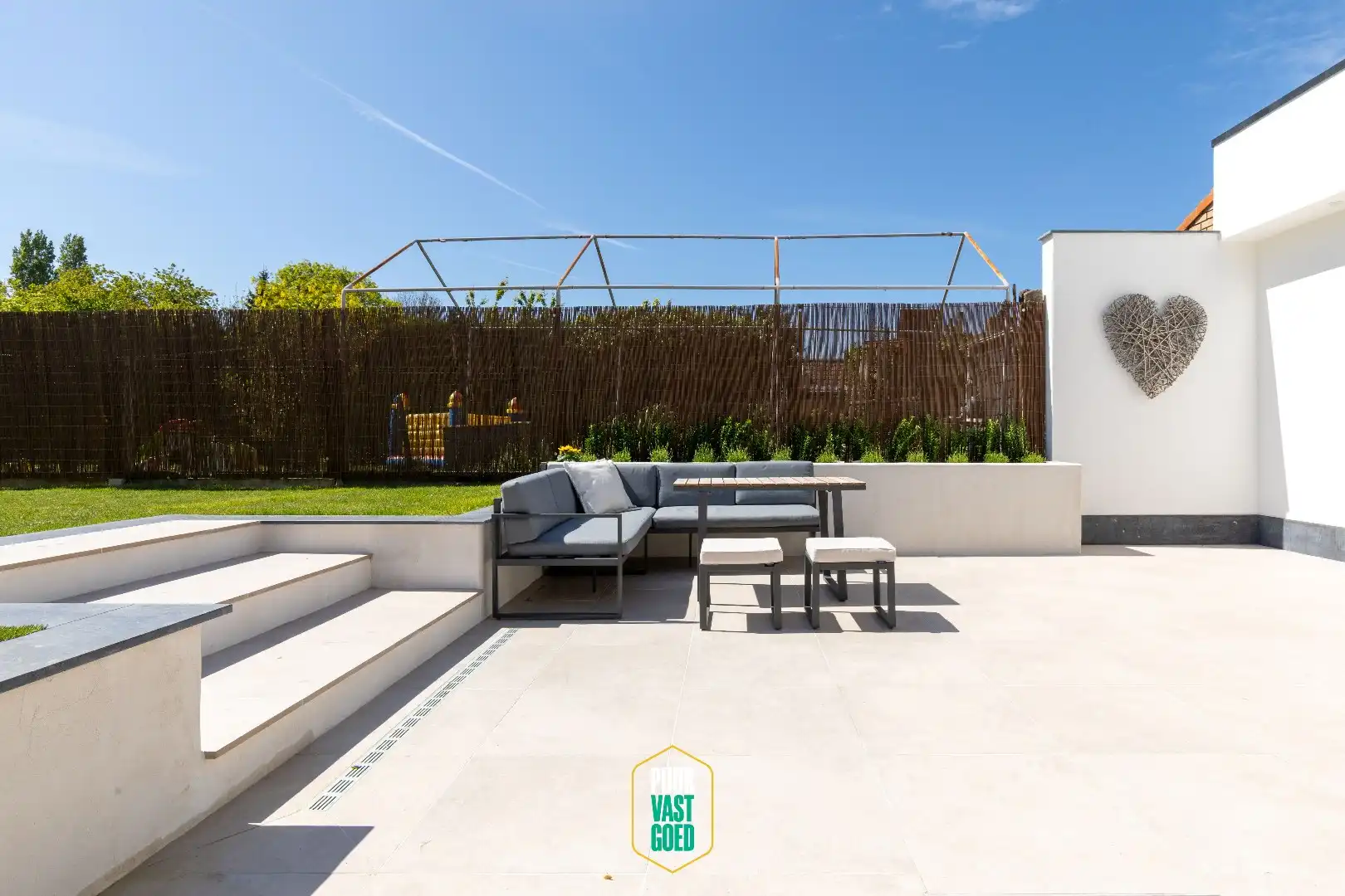 Prachtige, compleet gerenoveerde, zonnige woning met tuin foto 21