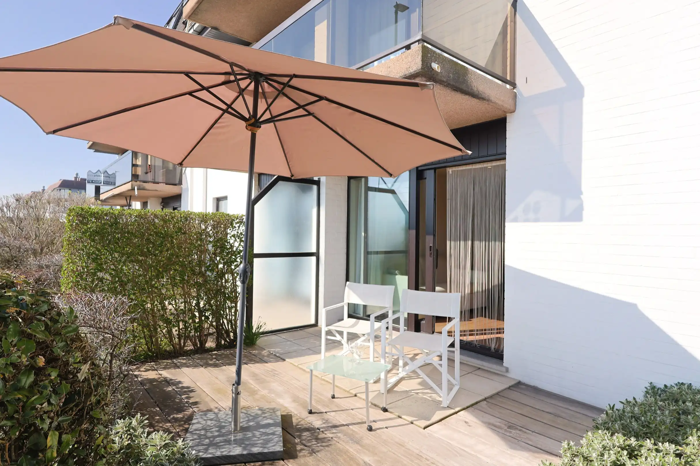 Hoofdfoto van de publicatie: Zuidgericht gelijkvloers 1slpk appartement met zonneterras en duinenzicht nabij zee