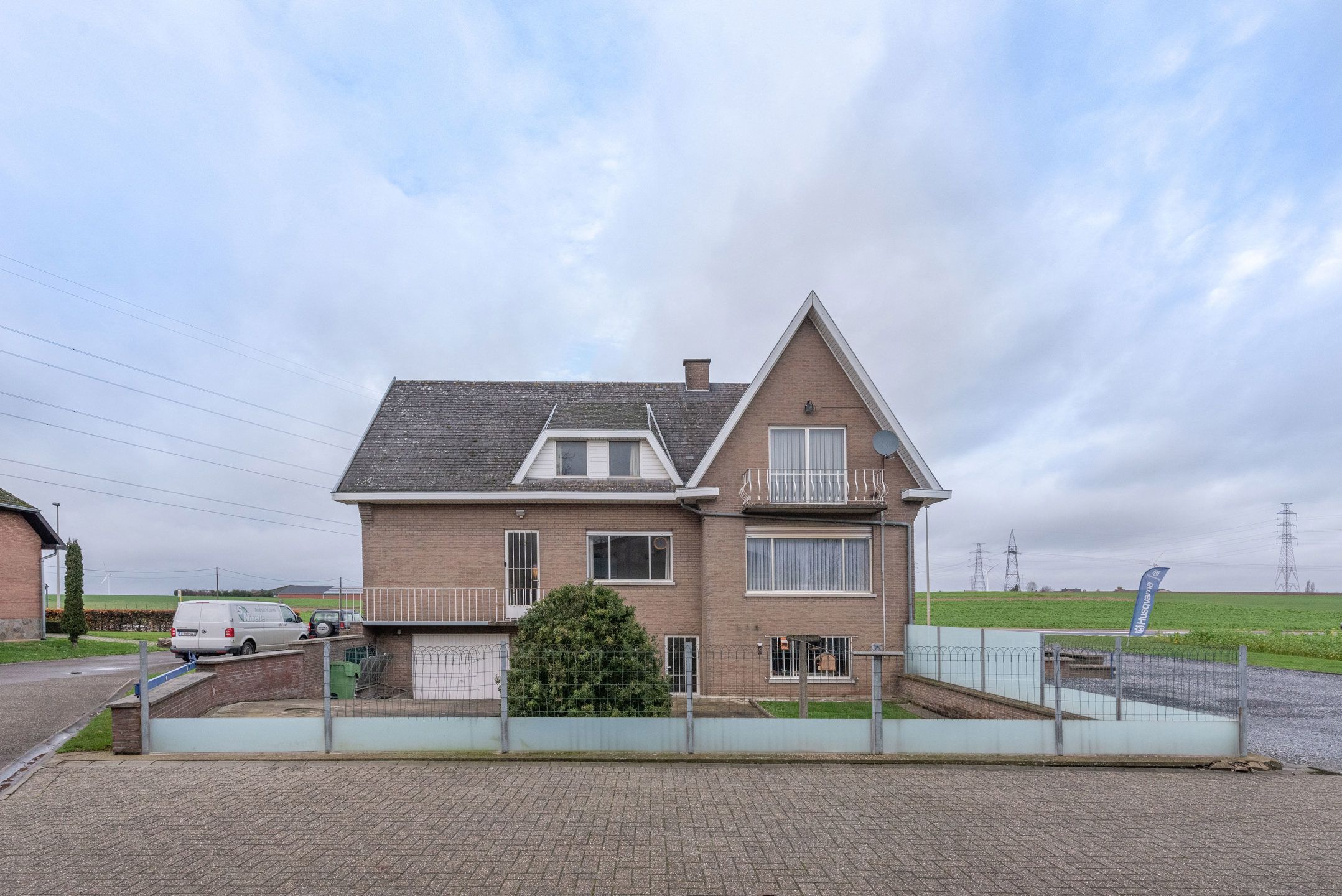 Handelszaak met woonst op toplocatie foto 17