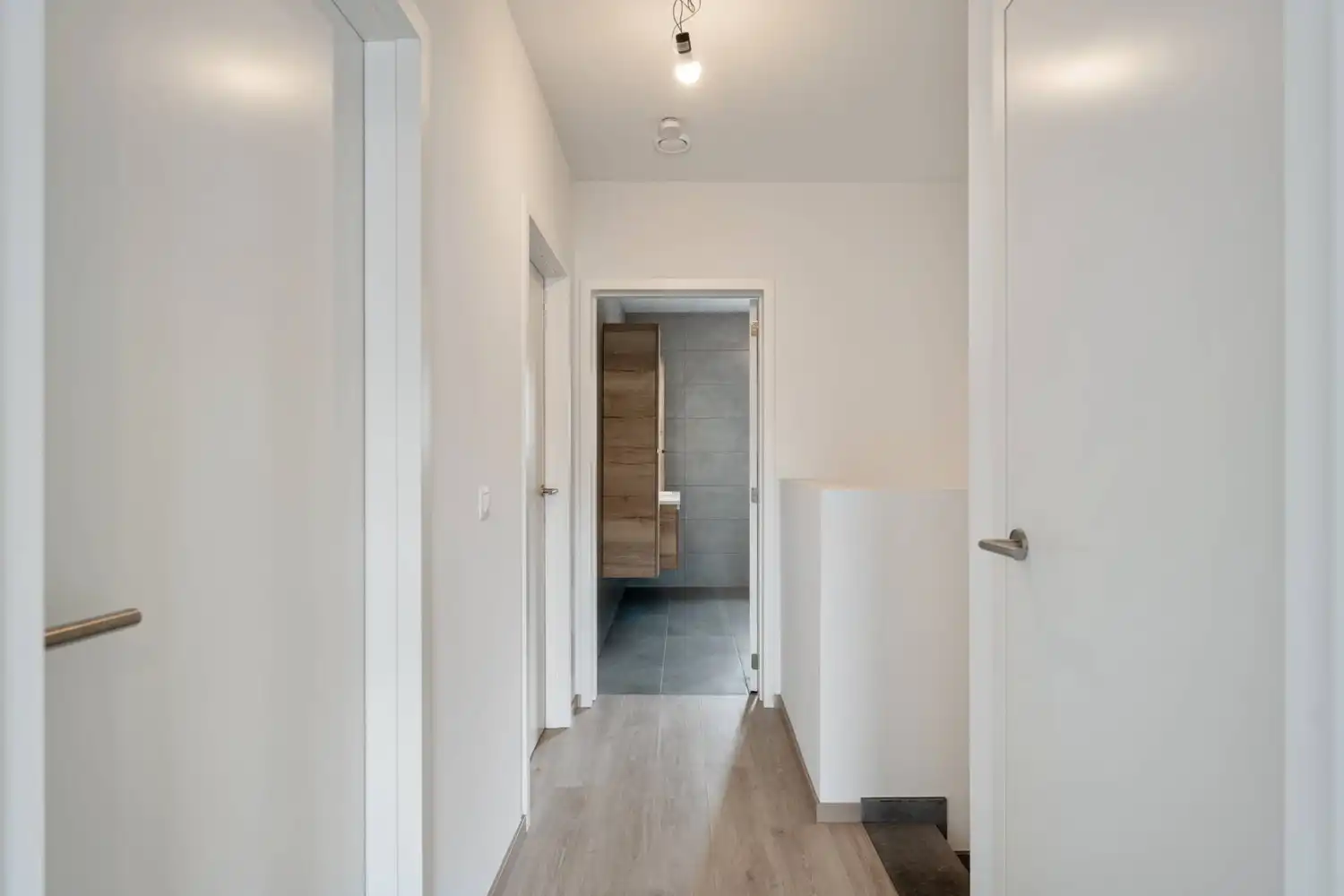 Volledig afgewerkte woning met 3 slaapkamers, tuin en 2 ondergrondse parkeerplaatsen foto 19
