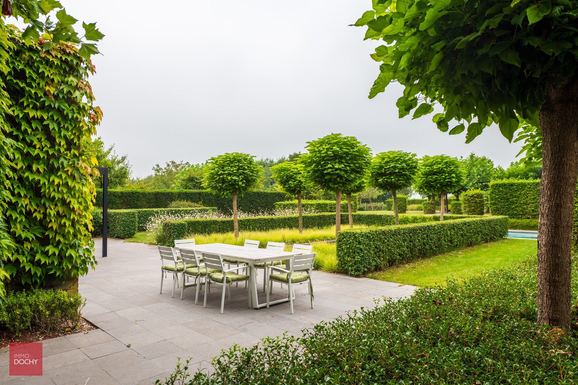 Afgeschermd van het dorpszicht tijdloze ruime VILLA met landelijk verzicht | Durmstraat foto 18