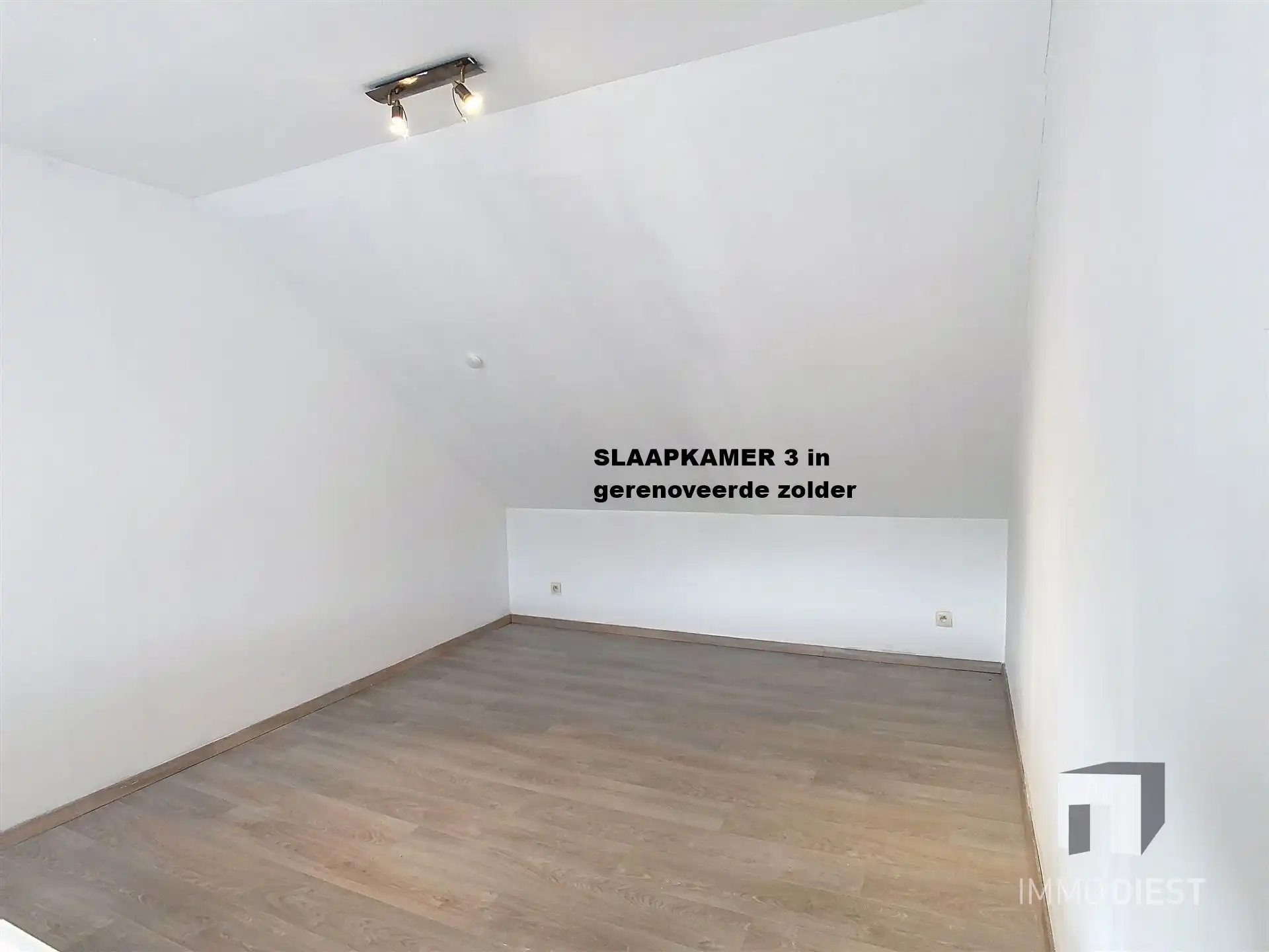 Gezellige rijwoning met terras en tuin foto 12