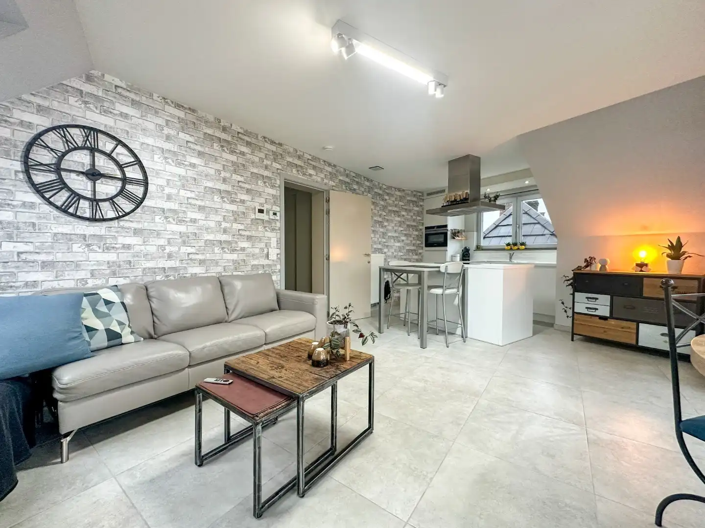 Instapklaar 2-skp appartement met zalig zonneterras, Torhout foto 5