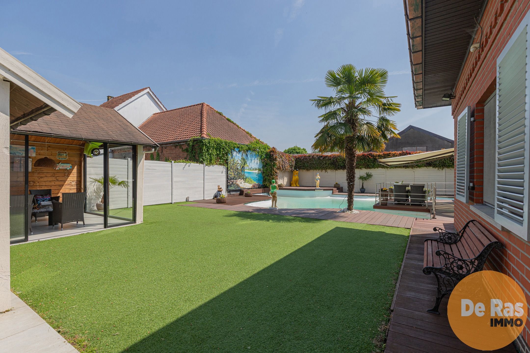 BURST – Ruime bungalow met zwembad en aparte woonruimte foto 21