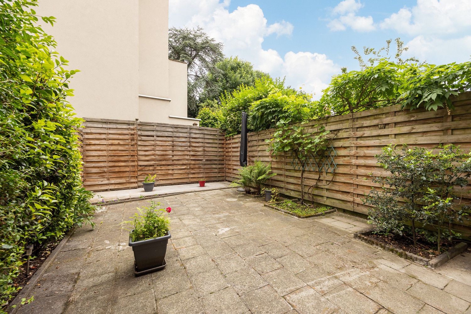 Goed gelegen 4-slk woning met tuin foto 2