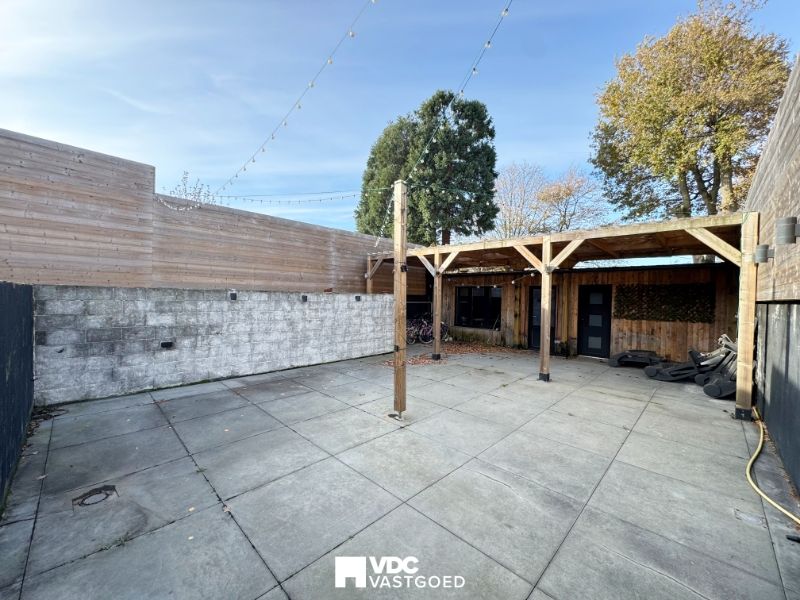 Halfopen bebouwing – gerenoveerd & bijgebouwd in 2020 – EPC B – 3 slpks – prachtige tuin – 183 m² woonopp. foto 19