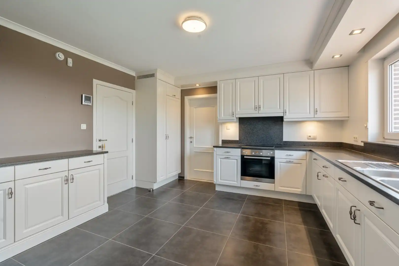 Comfortabele woning met sterke energieprestatie (label A), in landelijk woongebied. foto 23