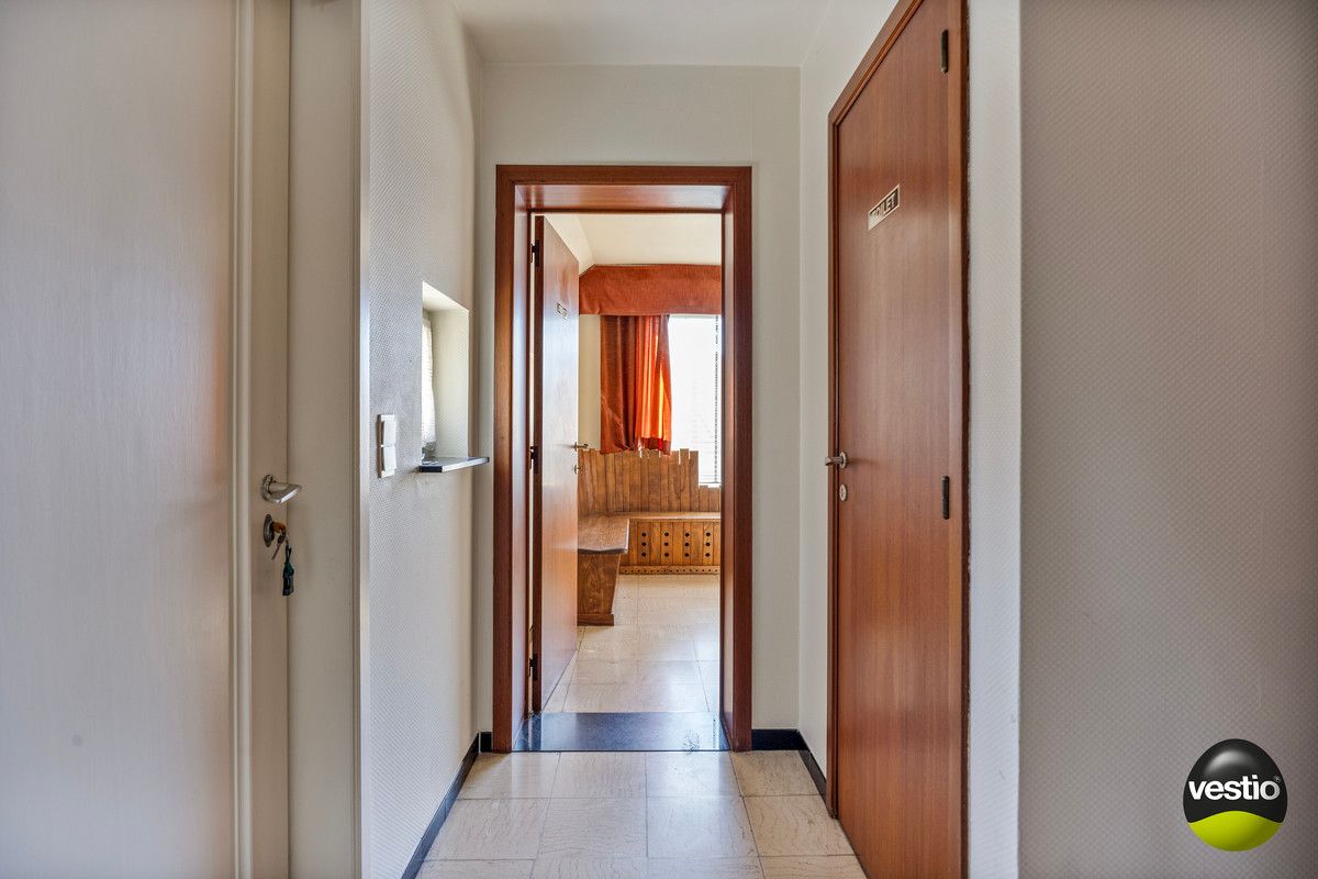 RUIME WONING MET PRAKTIJKRUIMTE OP 8A43CA TE NEREM. foto 12