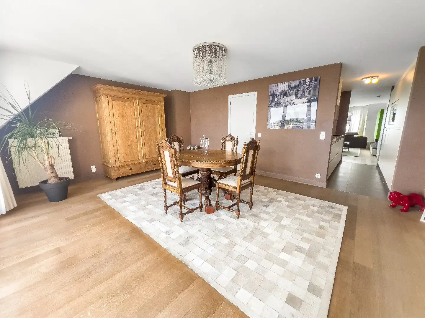 Ruim duplexappartement op de Lippenslaan in centrum Knokke.  foto 8