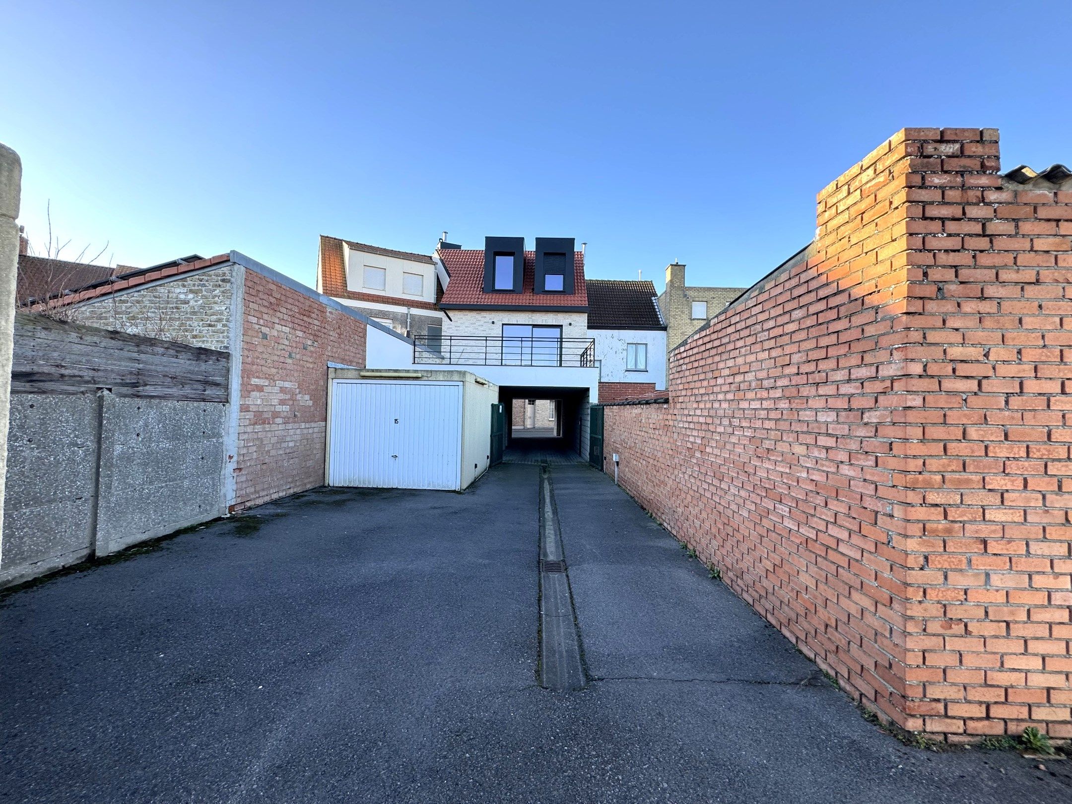 Gesloten garagebox op een centrale ligging te Heist-aan-Zee foto 6