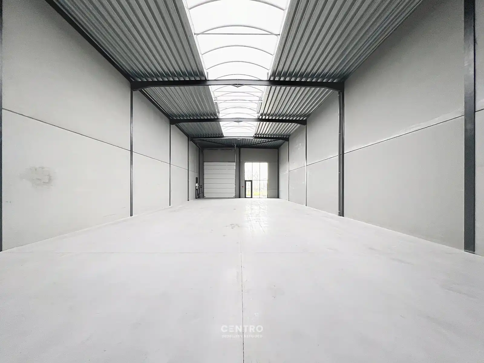 NB-magazijn van ± 275 m² (incl. 2 parkeerplaatsen!) en moderne glaspartij in driehoek TIELT-DEINZE-WAREGEM ! foto 7