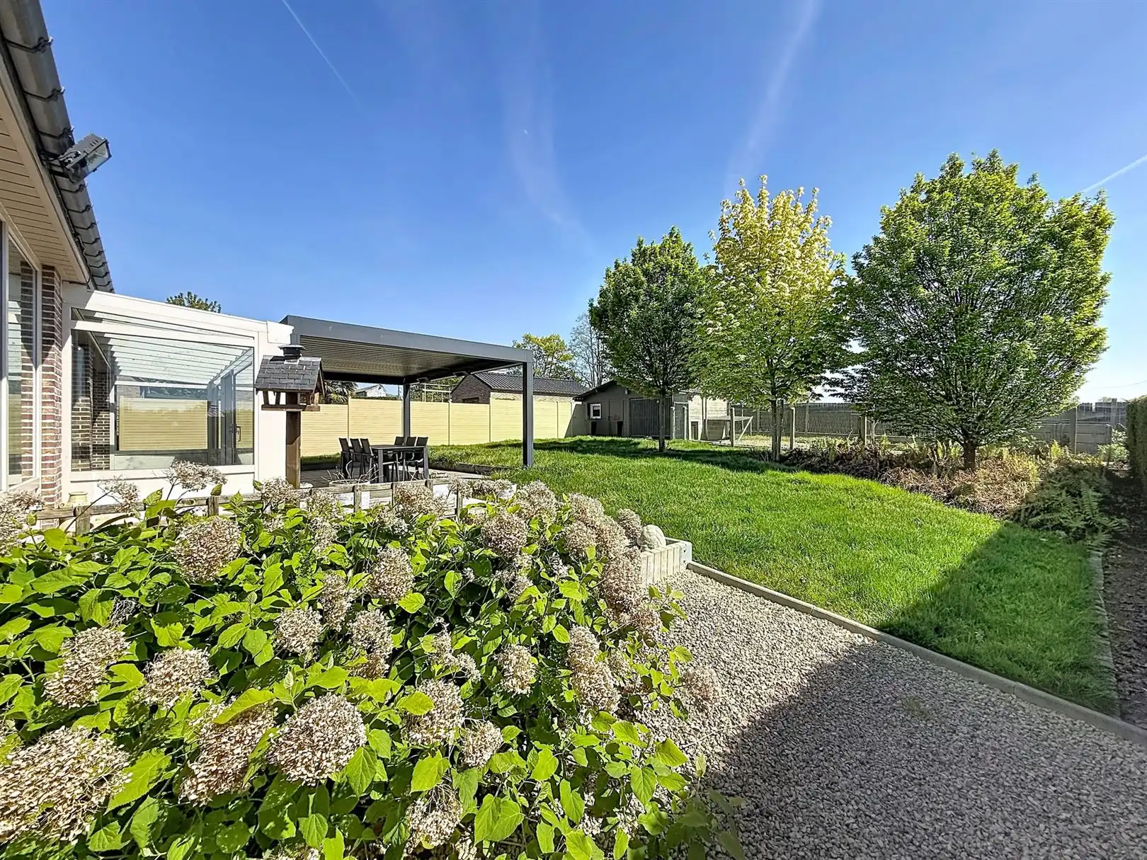 Ruime open bebouwing met 4 slpks, veranda, tuin, garage, 8a  foto 35