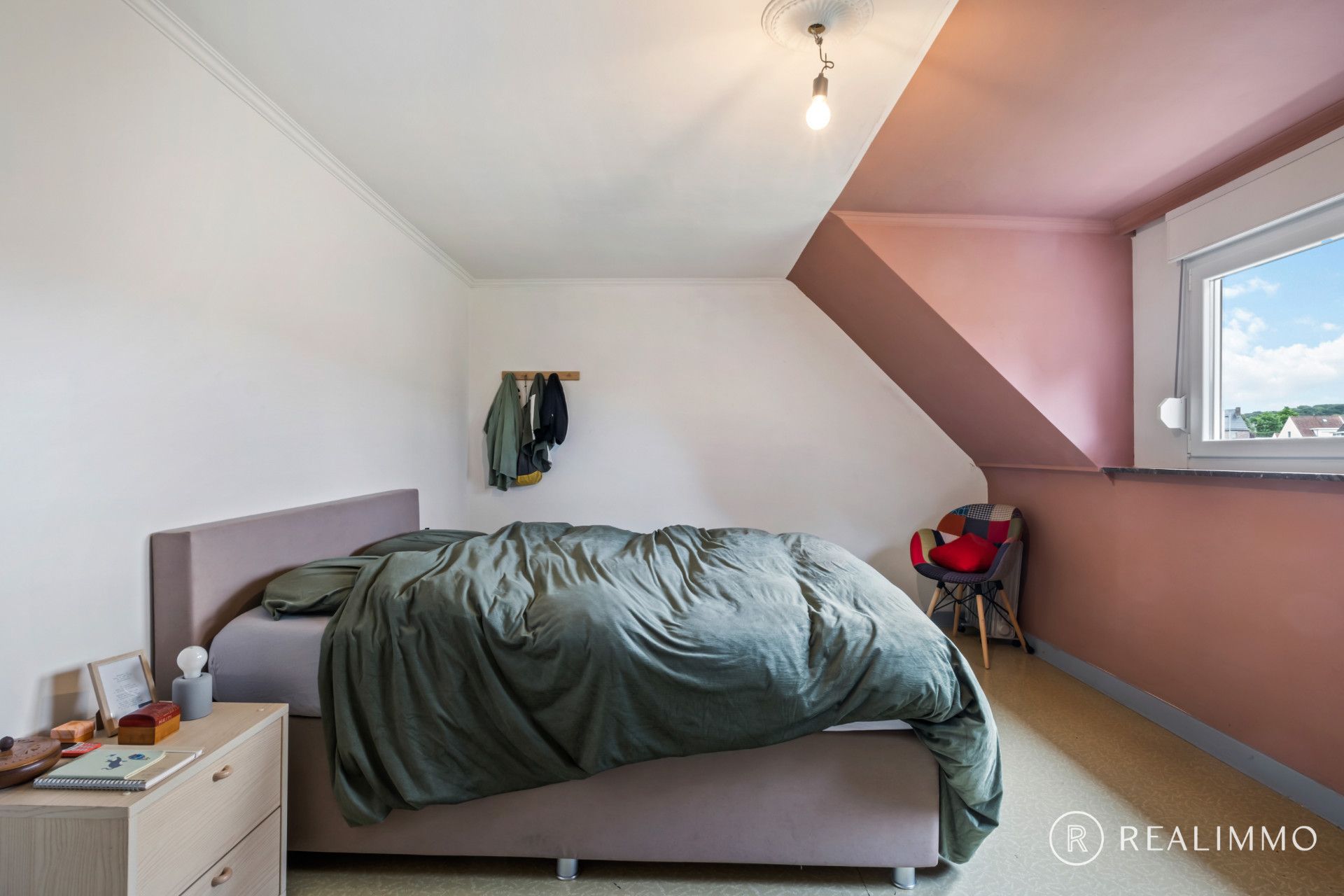 Charmante halfopen woning op toplocatie! foto 14