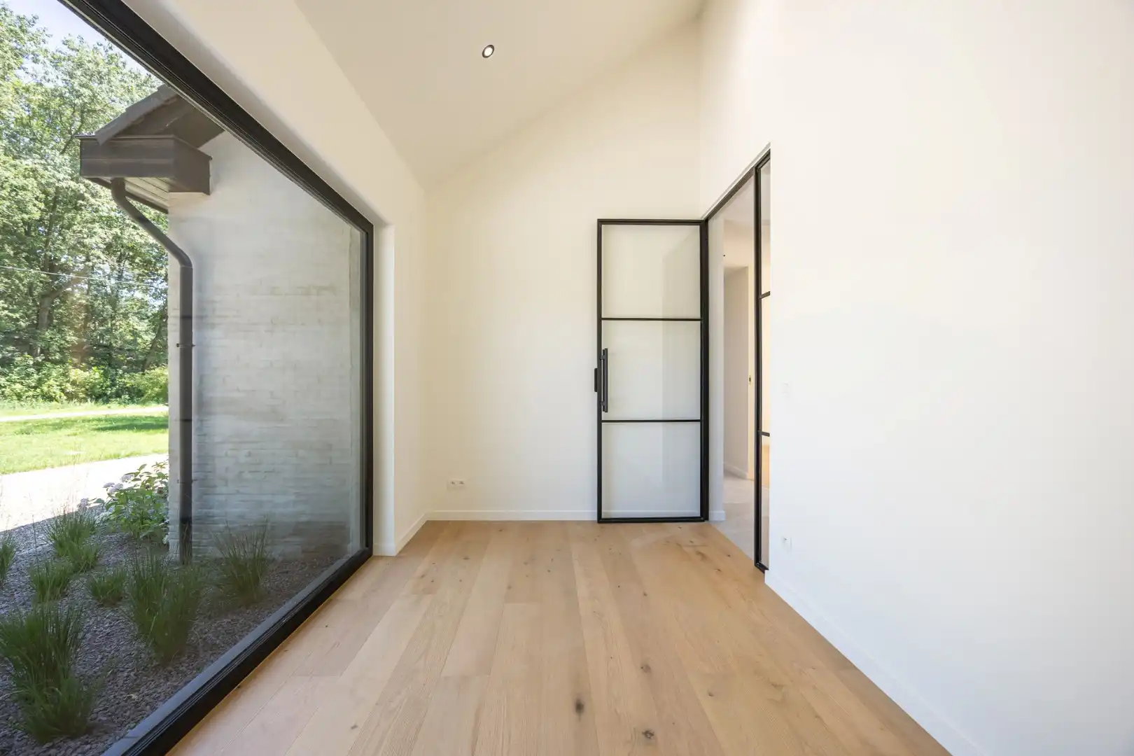 Rustig gelegen eniergiezuinige instapklare luxueuze villa op een West-perceel van 2.198 m² te Zoersel foto 10