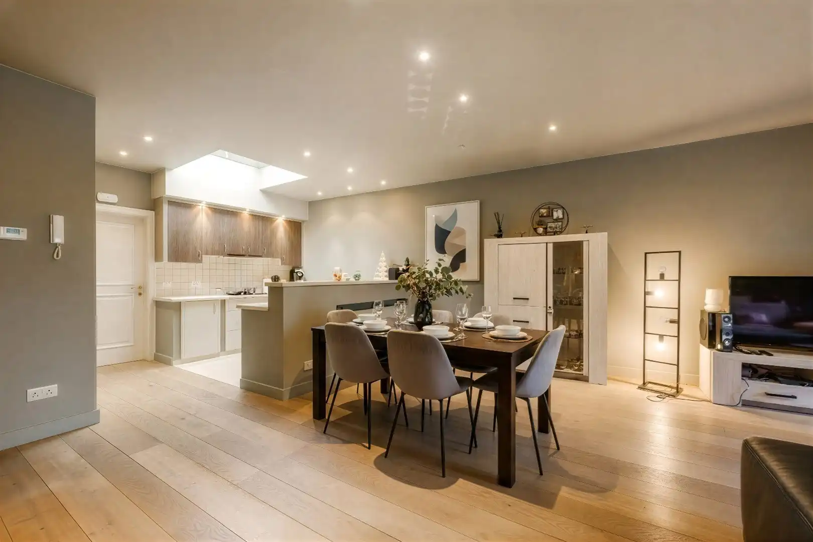 PRACHTIGE HERENWONING MET HEDENDAAGS MODERN COMFORT  foto 3