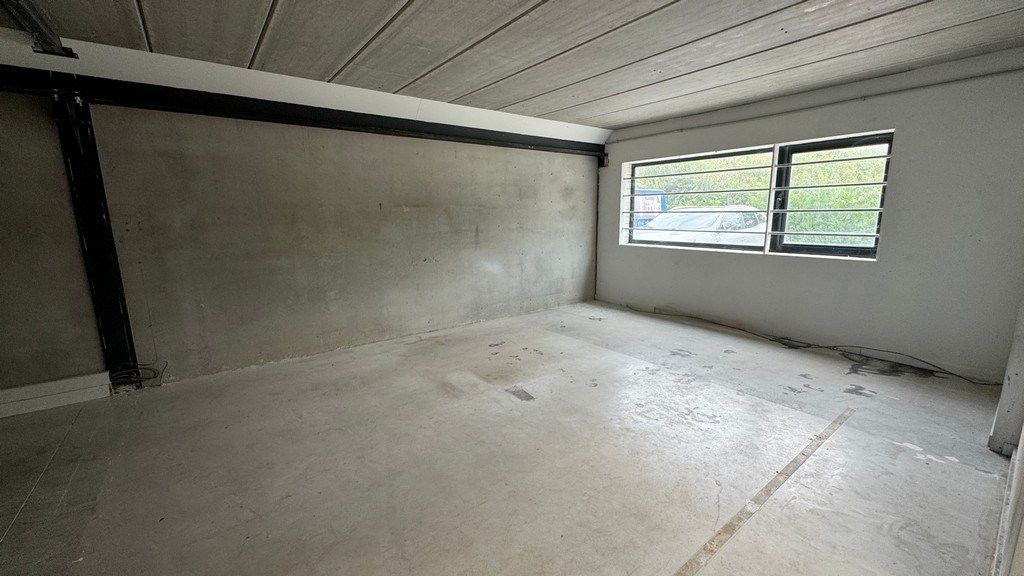 Magazijn met kantoor te huur nabij E313 in Ranst foto 6