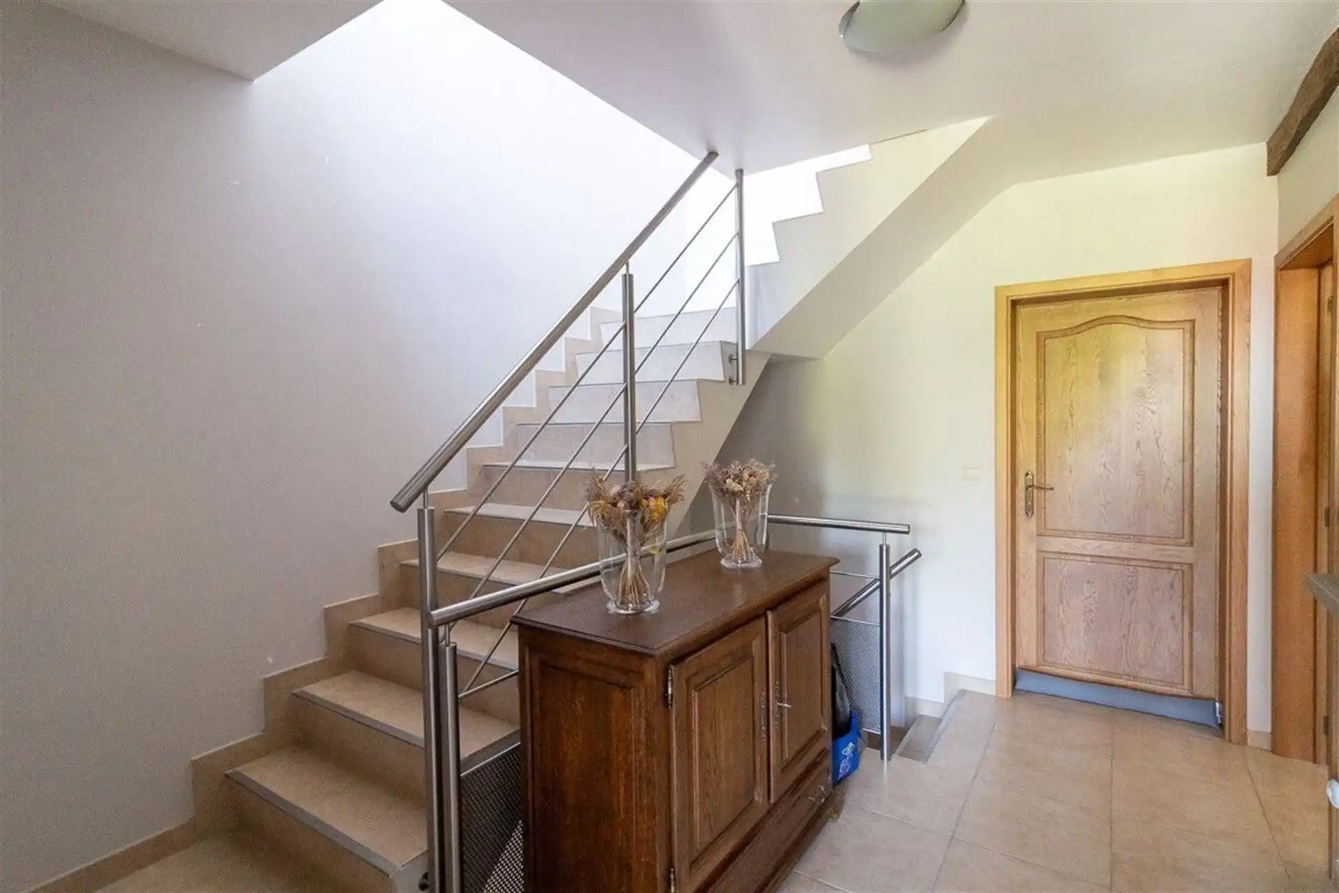 Gelijkvloers handelspand met bovenliggend appartement foto 9