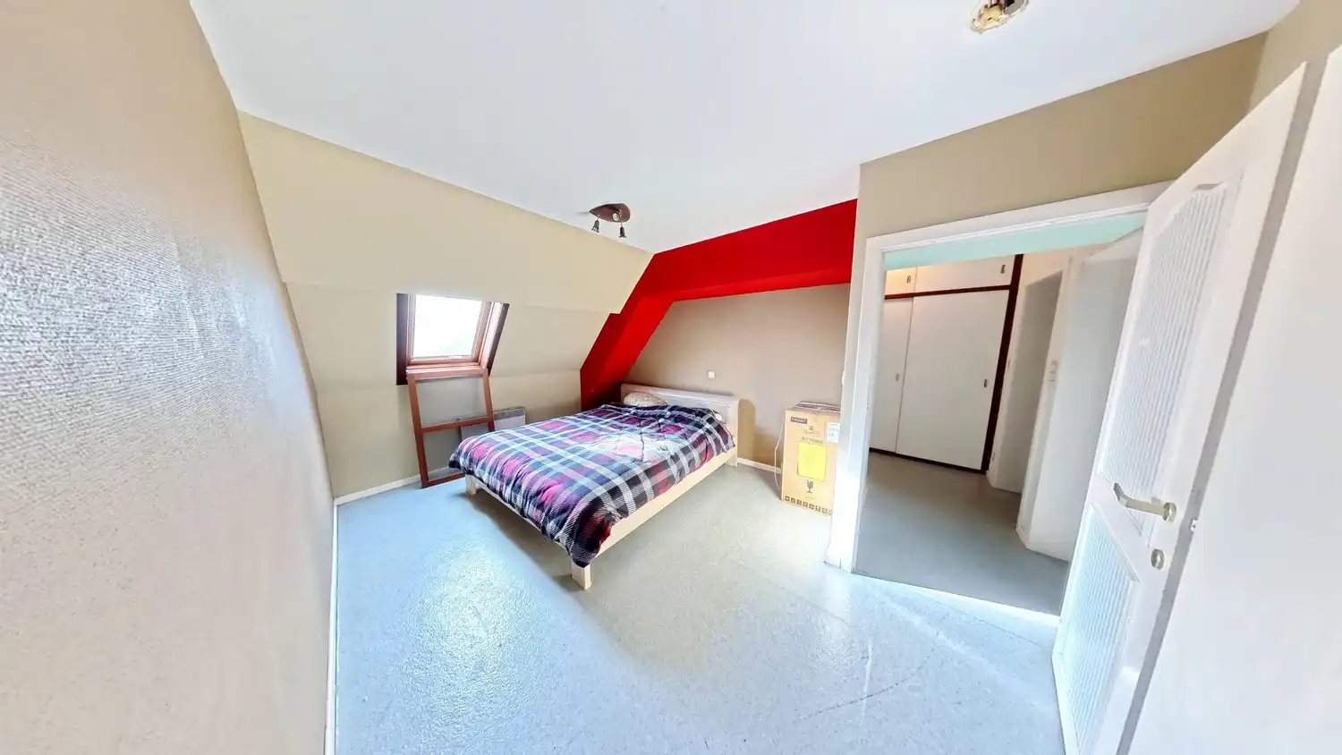 Handelspand met zeer ruim appartement in het centrum Brakel! foto 14