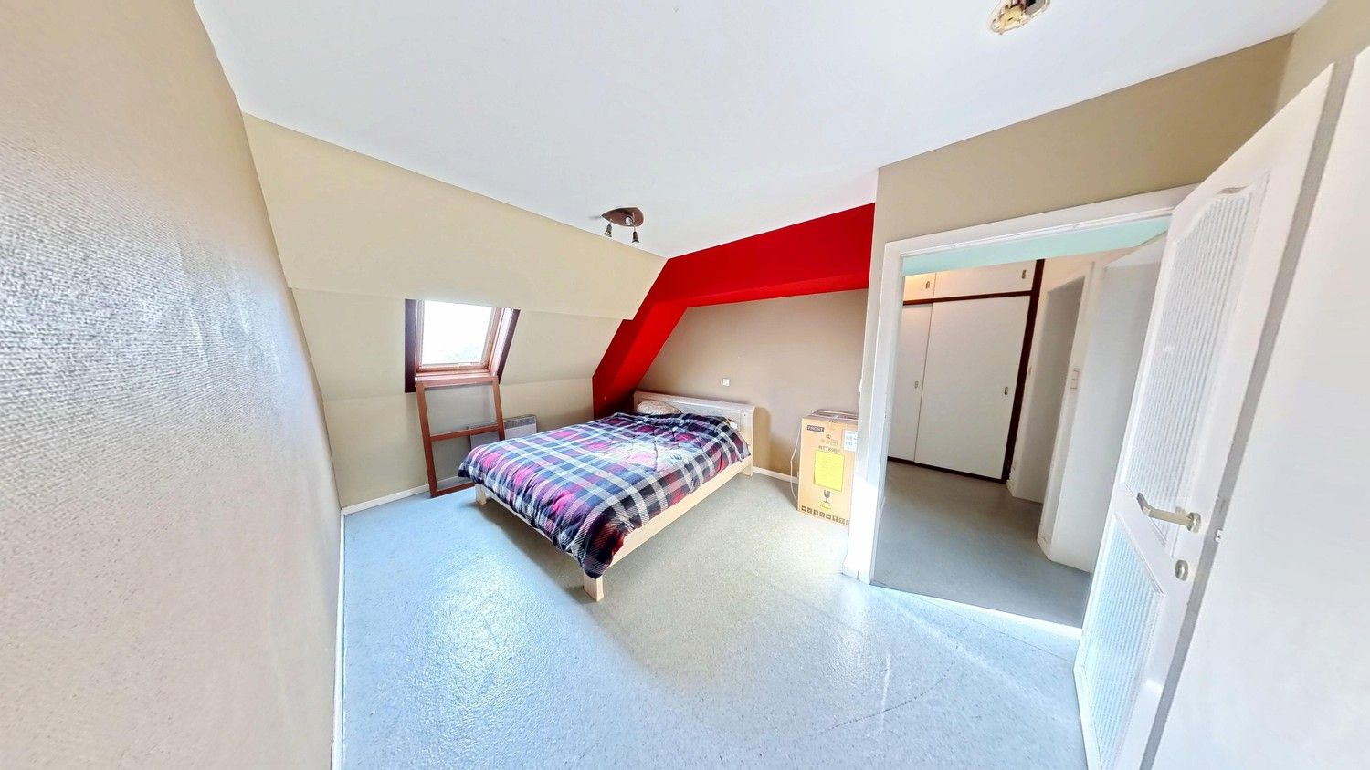 Handelspand met zeer ruim appartement in het centrum Brakel! foto 14