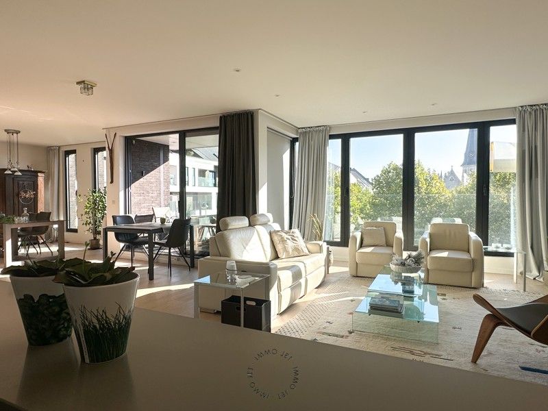 Ruim appartement met prachtig zicht op de Grote Markt in Beveren foto 9