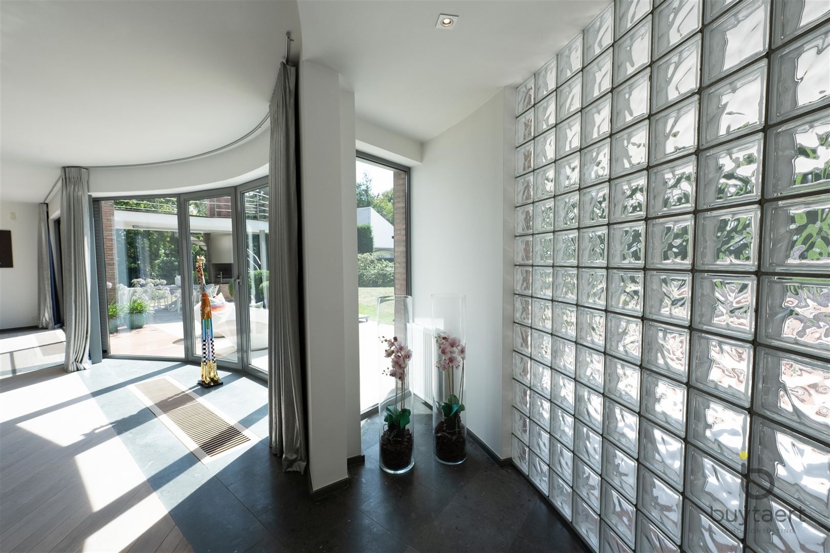 Wonen én werken in luxe familiewoning in begeerde Vriesdonkwijk foto 5