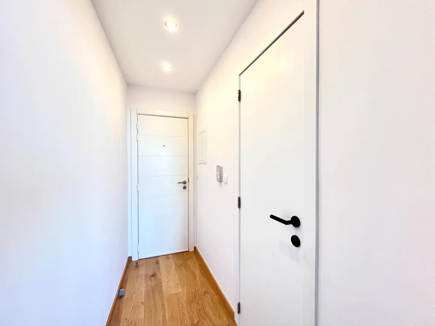 Gerenoveerde studio met slaaphoek op de Zeedijk foto 13