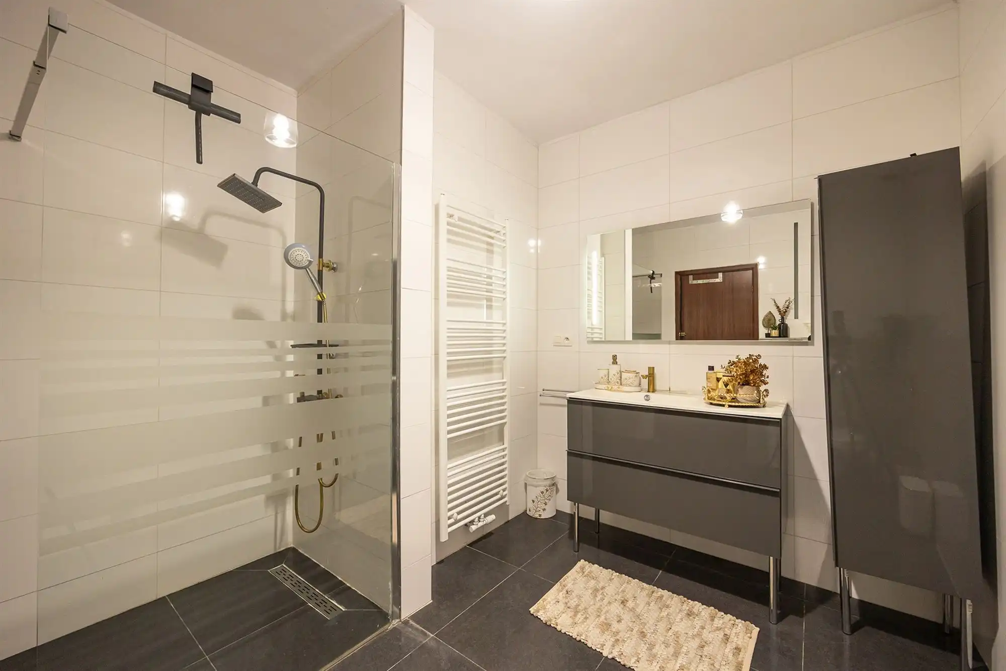 Ruime woning met 4 à 5 slpk., tuin en terras  foto 14