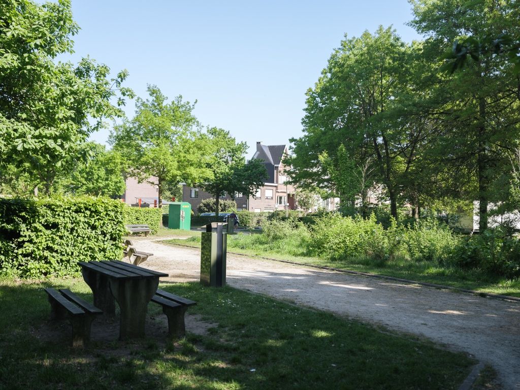Rustig gelegen 1-slaapkamerappartement nabij station Gent-Sint-Pieters foto 6