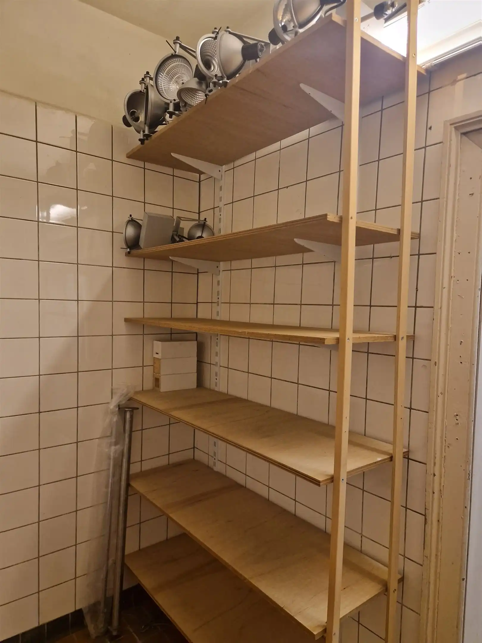 Ruime handelsruimte in het centrum van Brasschaat. foto 7