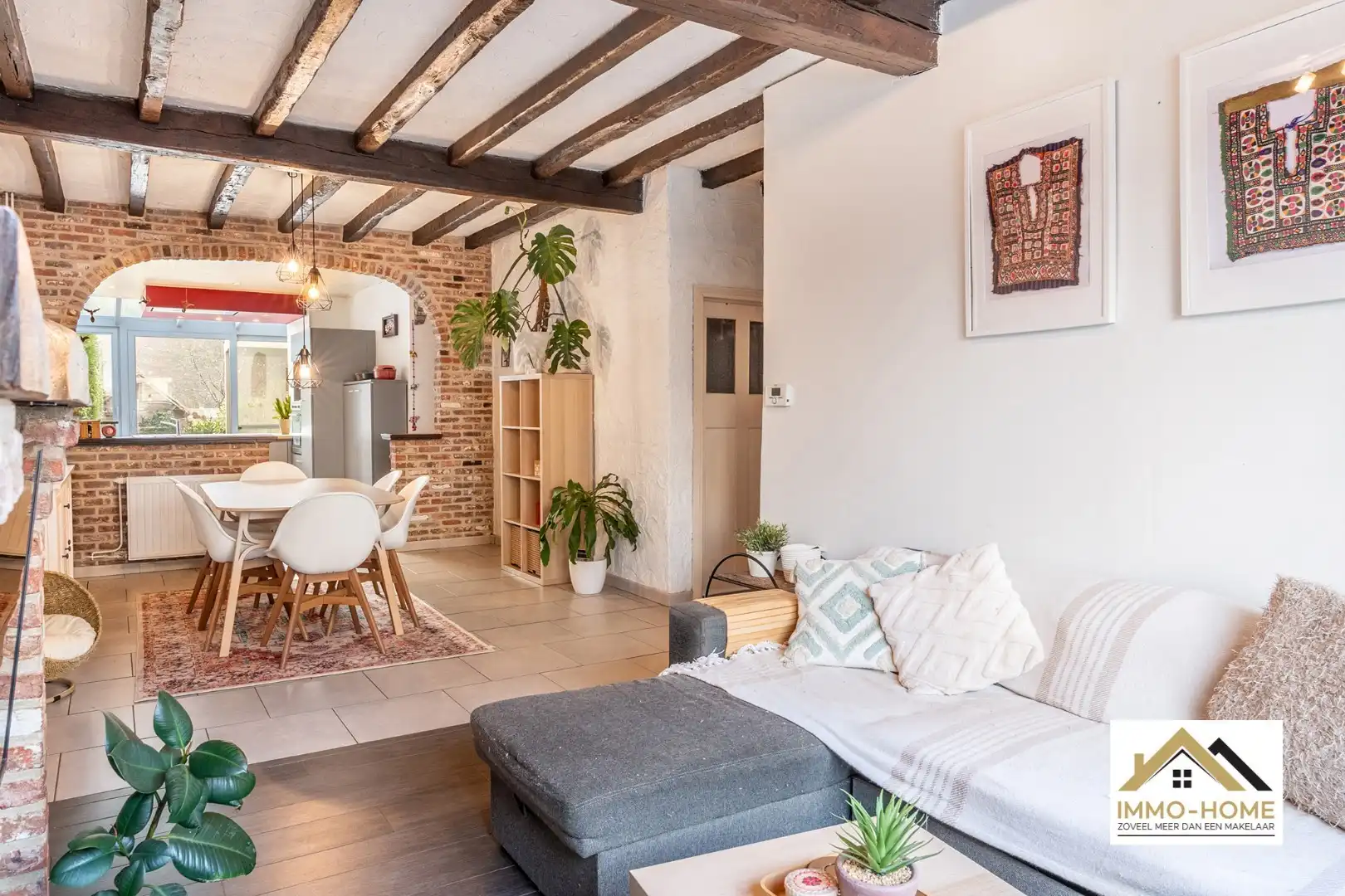 Lichtrijke halfopen bebouwing op toplocatie foto 5