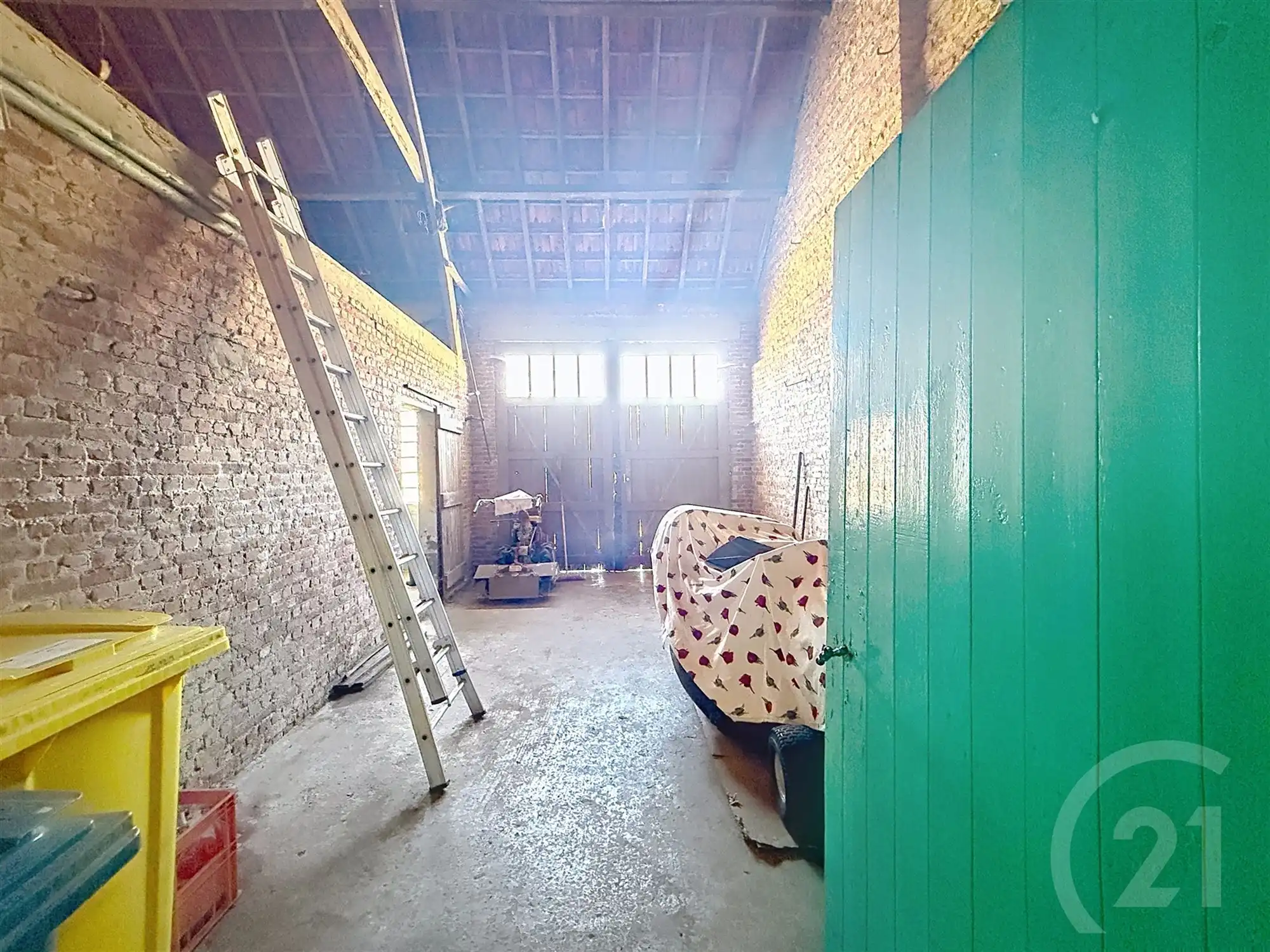 Achterliggende woning met veel potentieel op 78 are 61! foto 12