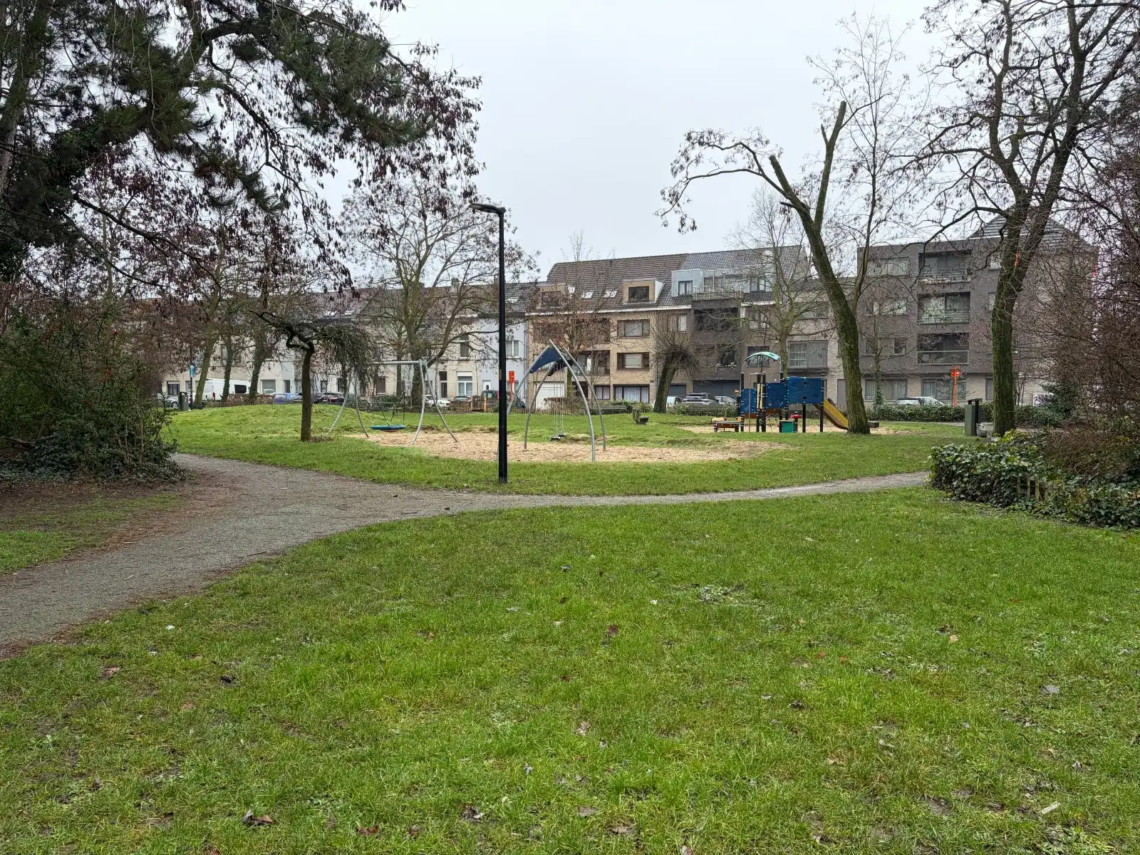 Ruime woning met veel potentieel te Gent foto 24