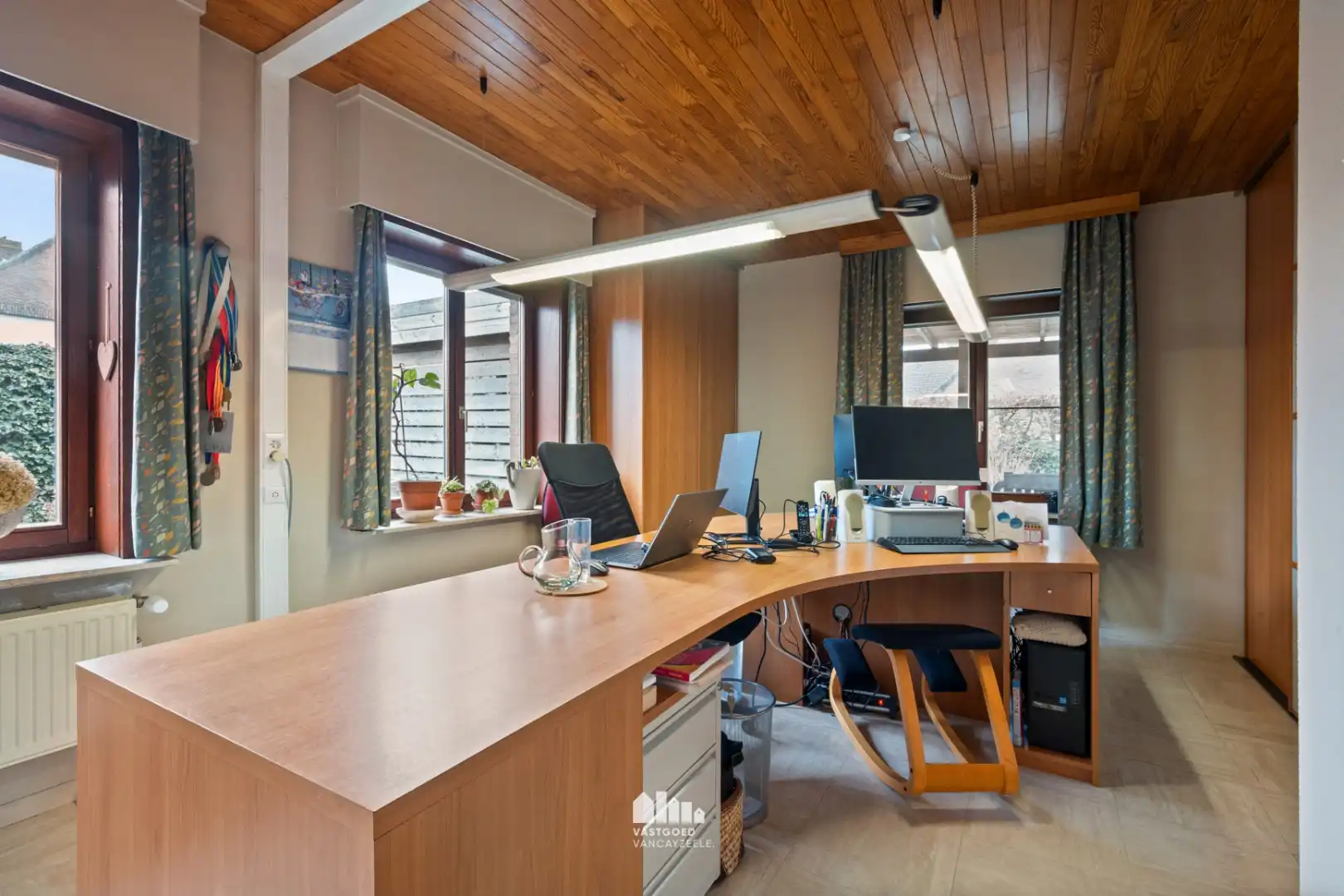 Instapklare villa met zonnige tuin op topligging in rustige wijk te Ieper foto 19