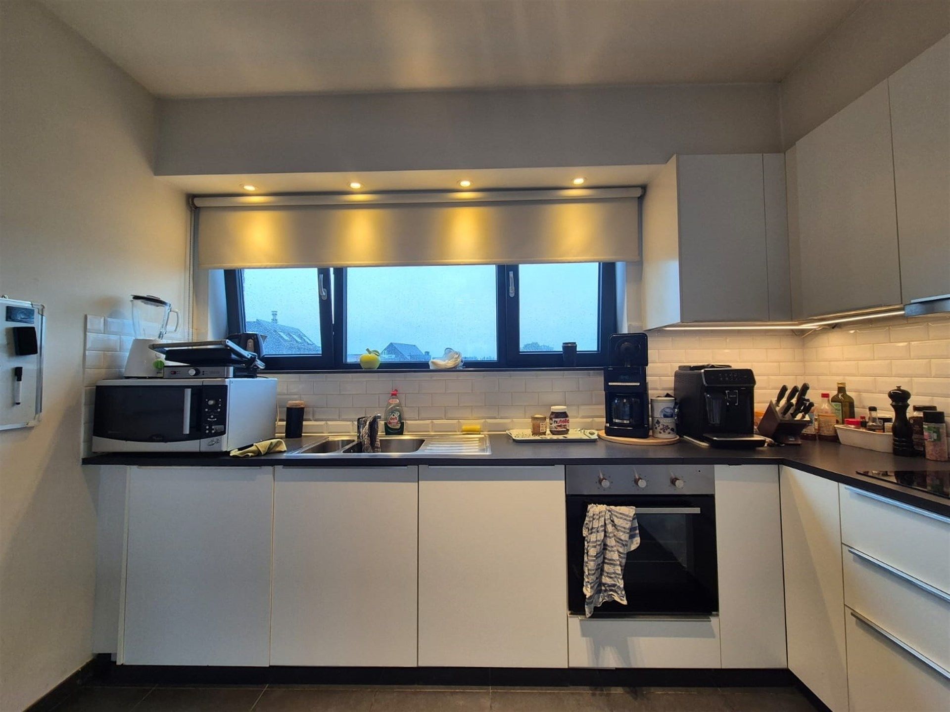 Gunstig gelegen 2 slaapkamer appartement. foto 8
