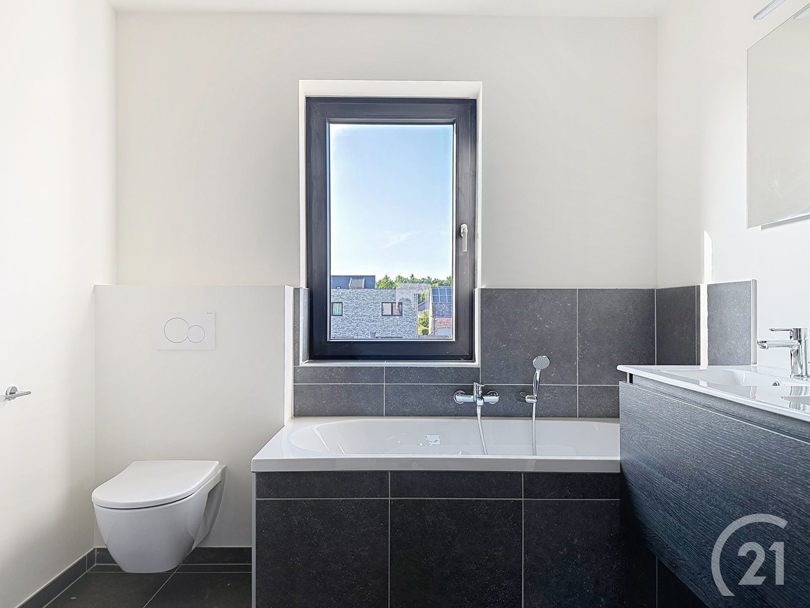 Nieuwbouwwoning te huur in een doodlopende straat !!! foto 11