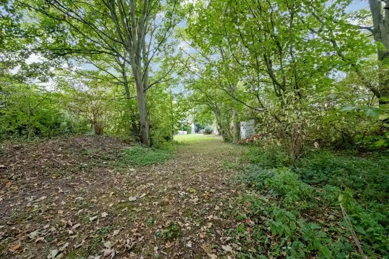 CENTRAAL GELEGEN KMO-GROND  foto 5