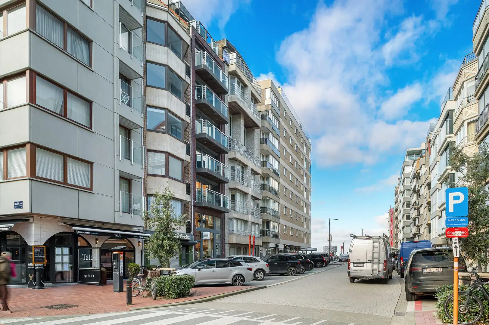 Instapklaar appartement met twee slaapkamers vlak bij zee en het Rubensplein. foto {{pictureIndex}}