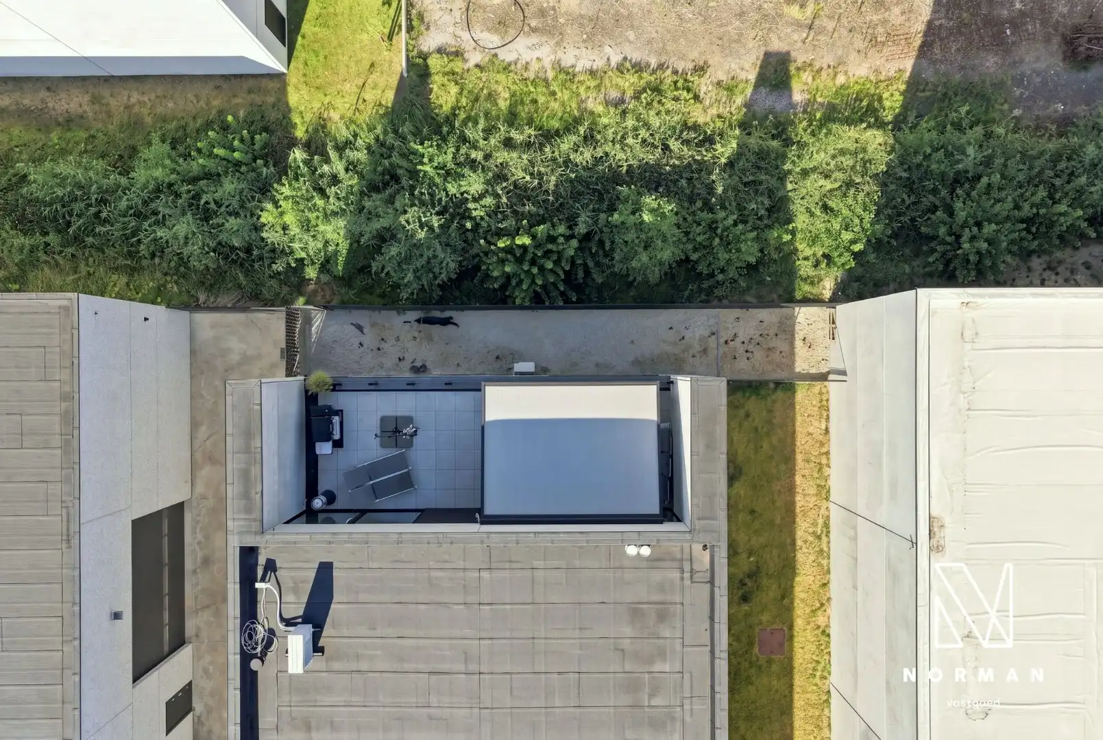 Bedrijfswoning op 1186 m² met luxueuze woonst. foto 37