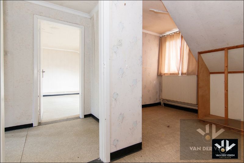 RUIME TE RENOVEREN WONING MET POTENTIEEL foto 21