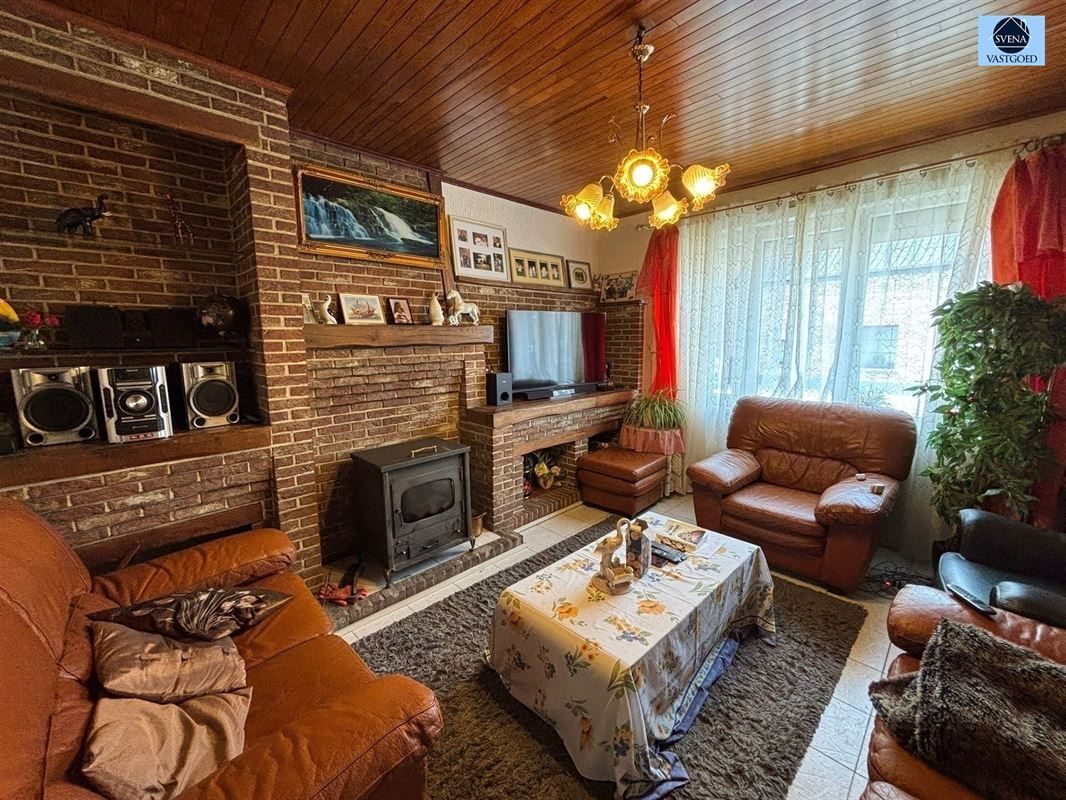 Hoofdfoto van de publicatie: WONING MET 5 SLAAPKAMERS EN STADSTUINTJE.