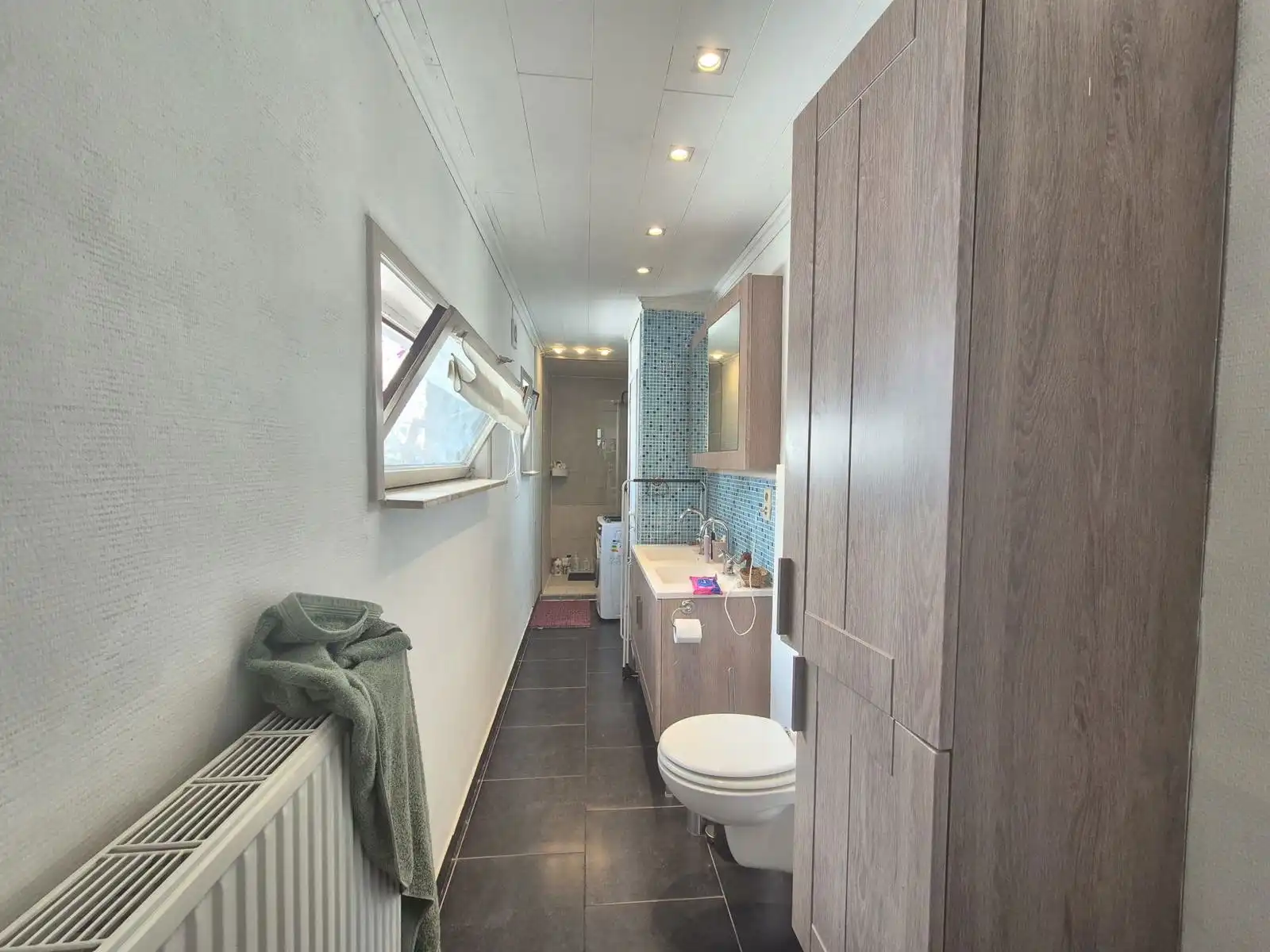 Gerenoveerde rijwoning met 2 slaapkamers foto 7