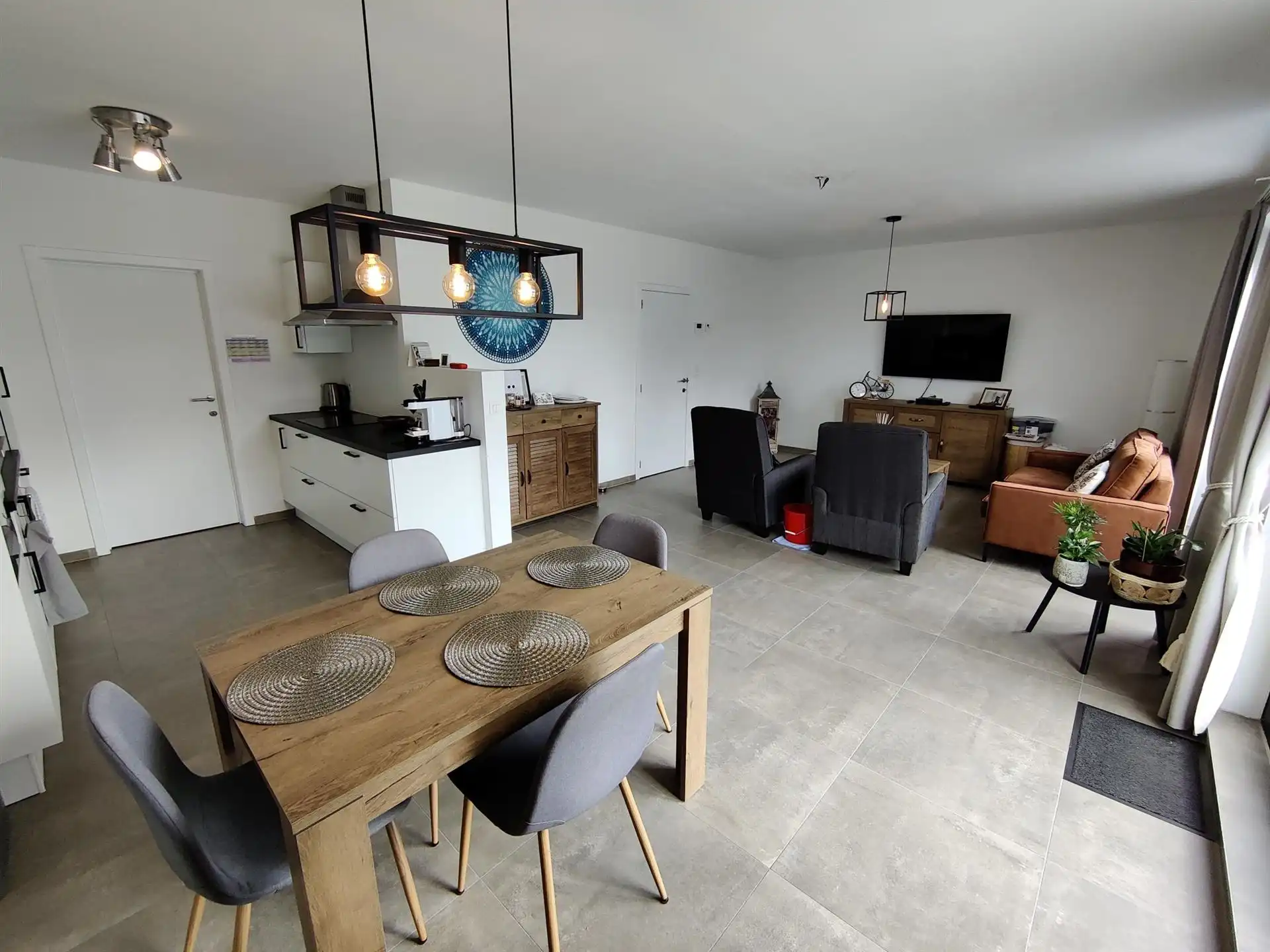 Appartement met 2 slaapkamers en autostaanplaats foto 2