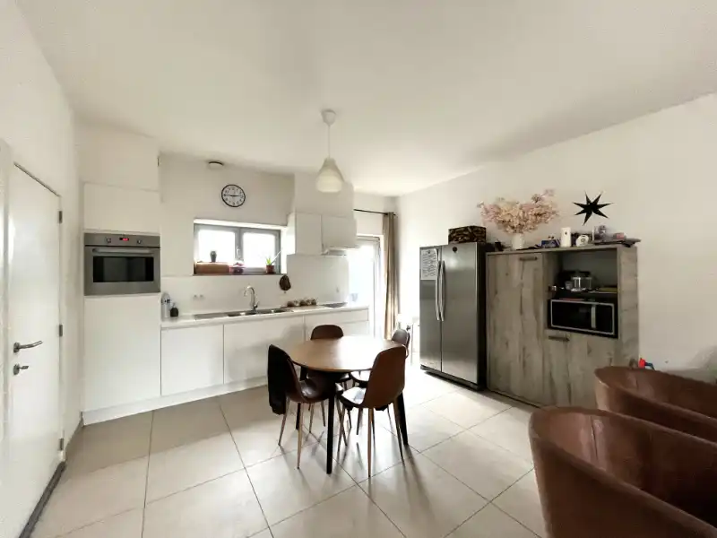 2 slaapkamer duplex appartement met garage foto 7