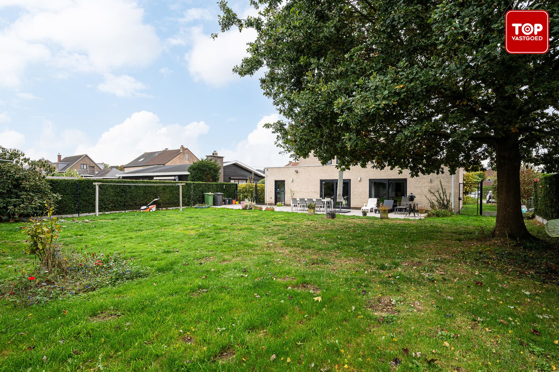 Ruime en lichtrijke villa met praktijkruimte en grote tuin nabij Gent foto 25