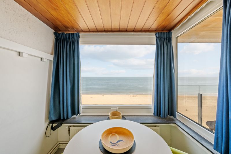 Schitterende instapklare studio met terras en fantastisch panoramisch zeezicht !! foto 5