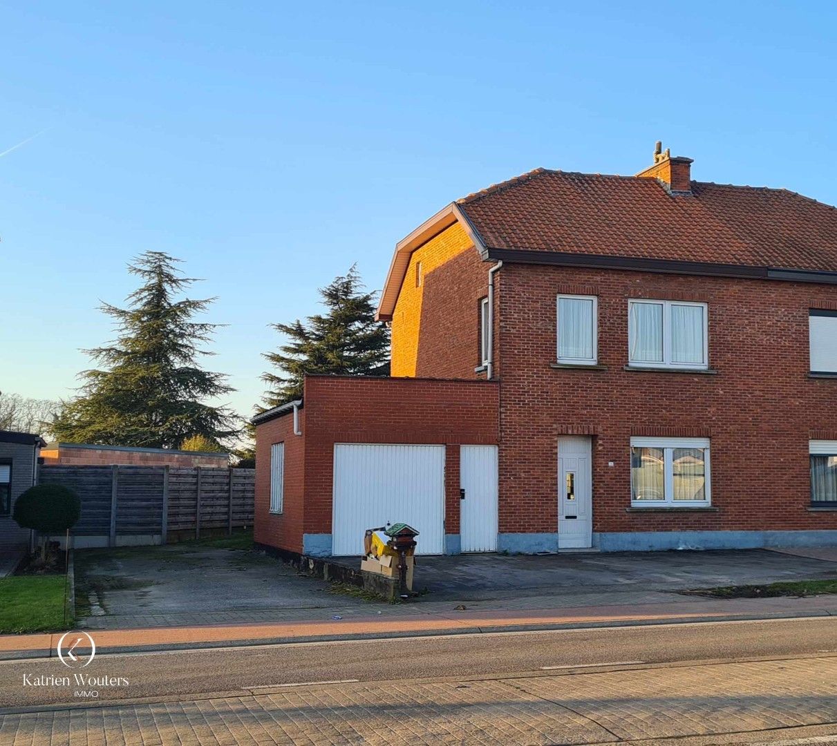Hoofdfoto van de publicatie: Ruime renovatiewoning met grote tuin