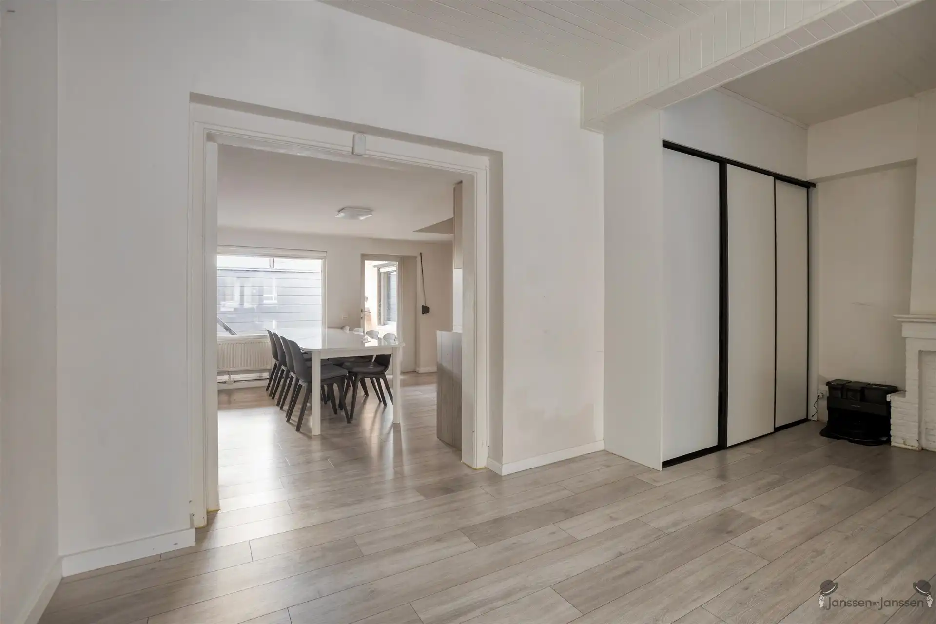 Karaktervolle rijwoning met 4 slaapkamers foto 6